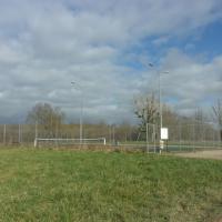 Le terrain de tennis